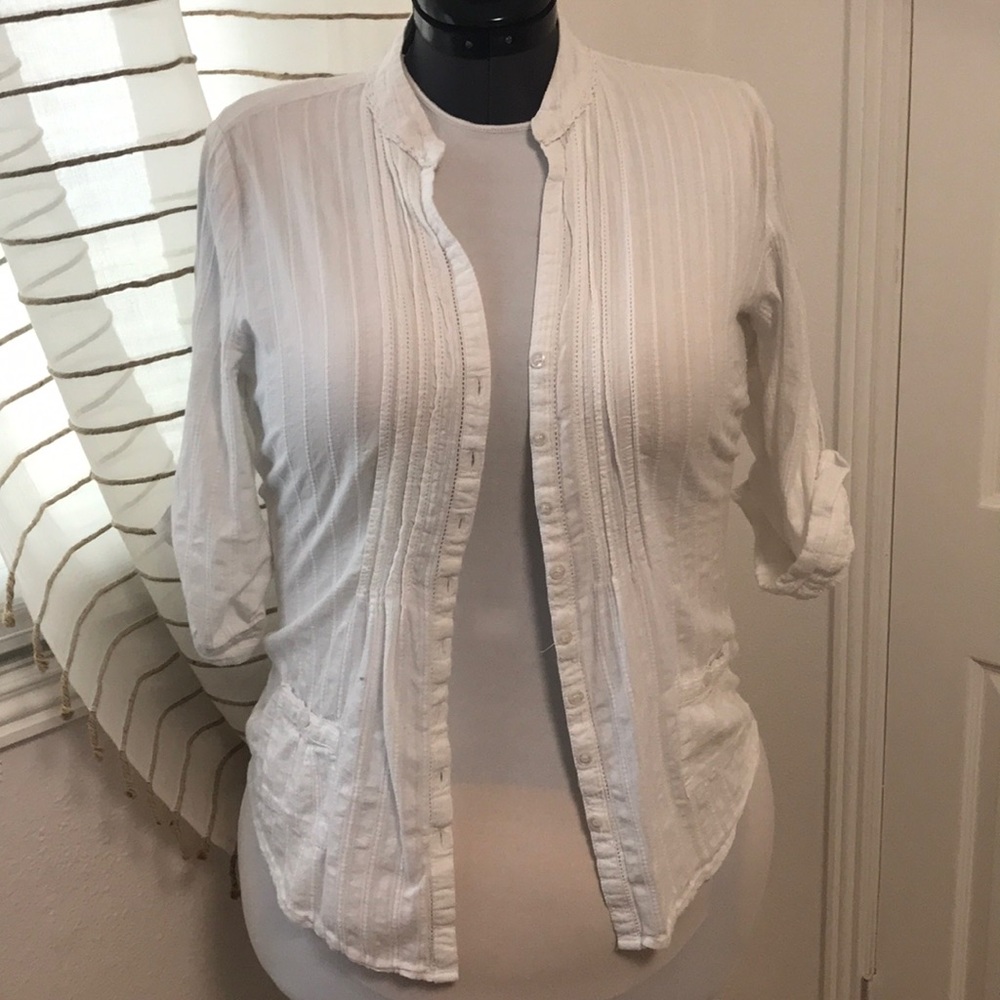 White 3/4 sleeve button up shirt